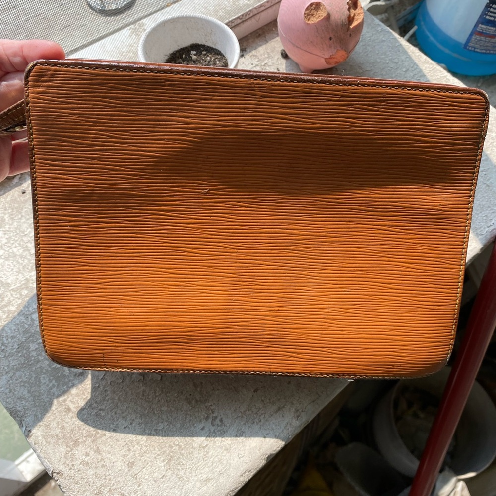 VINTAGE Louis Vuitton BROWN EPI LEATHER POUCHETTE - Picture 7 of 14